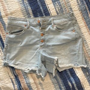 Universal Thread shorts